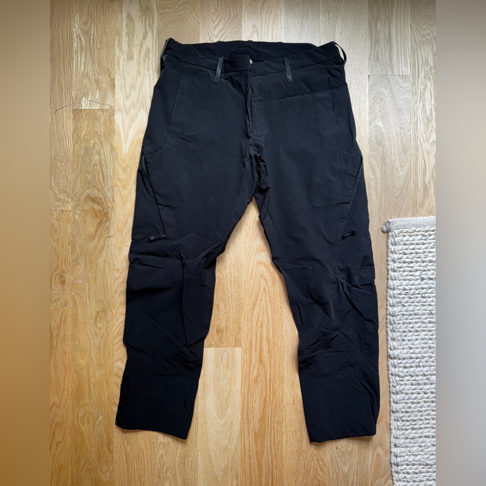 Arc'teryx Men's Black Technical Cargo Pants